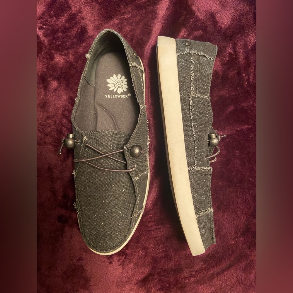Yellow box gray flats